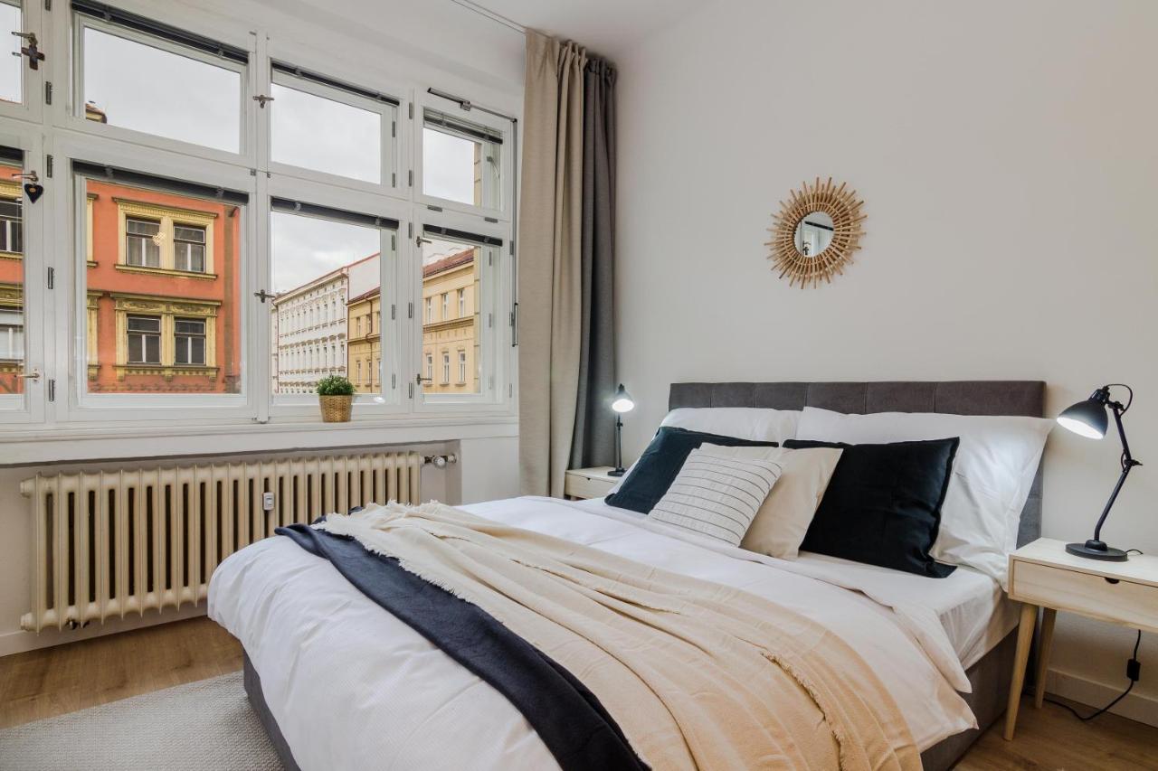 Apt In Prague Charles Bridge 1Km By Michal&Friends Dış mekan fotoğraf